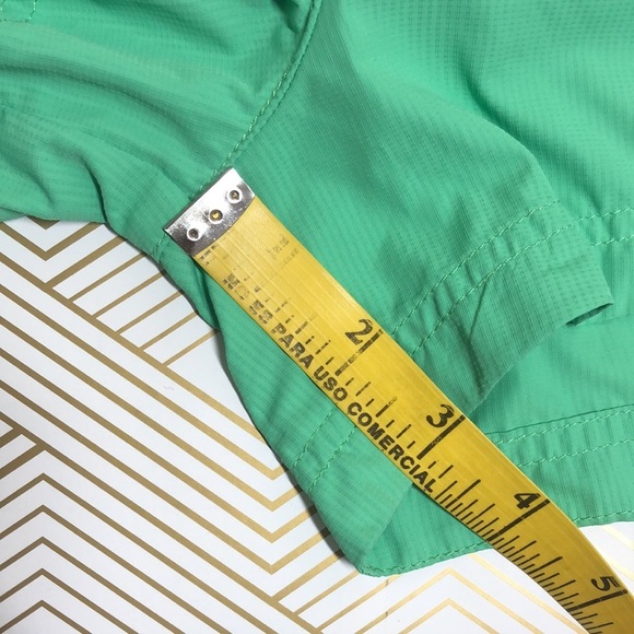 Pearl Izumi green running short - Picture 3 of 8